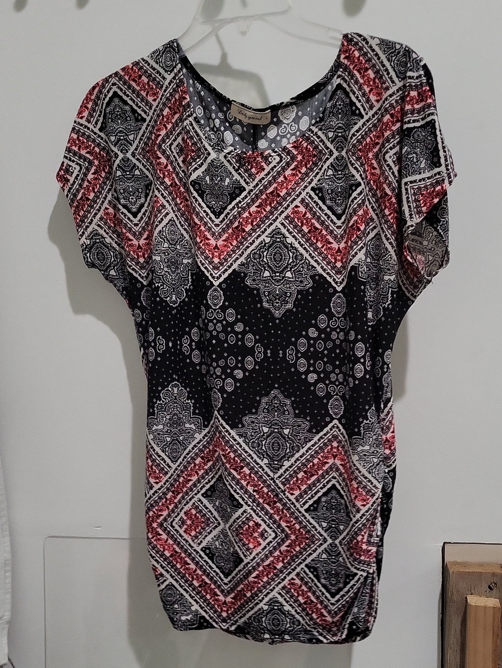 Printed Short Sleeve Women’s Top - Black & Red